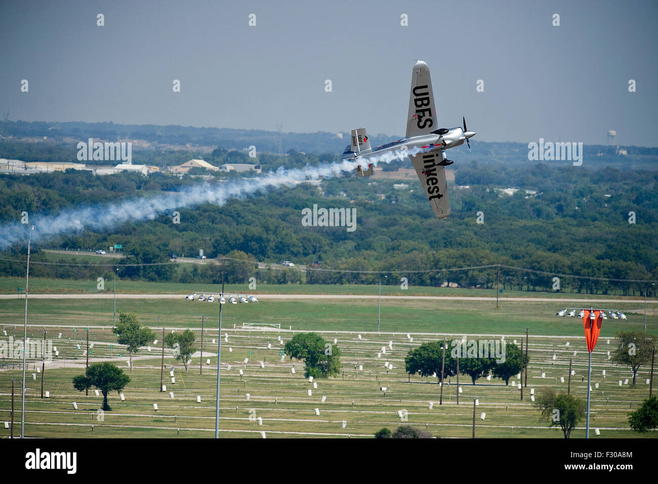 Texas Motor Speedway. 26. Sep 2015. Red Bull Air Race Master Pilot Hannes Arch #22 in Aktion auf dem Texas Motor Speedway. Fort Worth, Texas. Mario Cantu/CSM/Alamy Live-Nachrichten Stockfoto