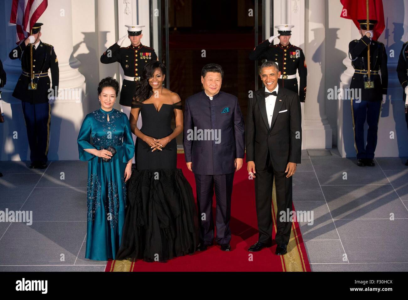Washington DC, USA. 25. Sep 2015. US-Präsident Barack Obama und First Lady Michelle Obama, chinesischen Staatspräsidenten Xi Jinping Madame Peng Liyuan stehen für ein Foto auf dem nördlichen Portikus des weißen Hauses 25. September 2015 in Washington, DC. Stockfoto