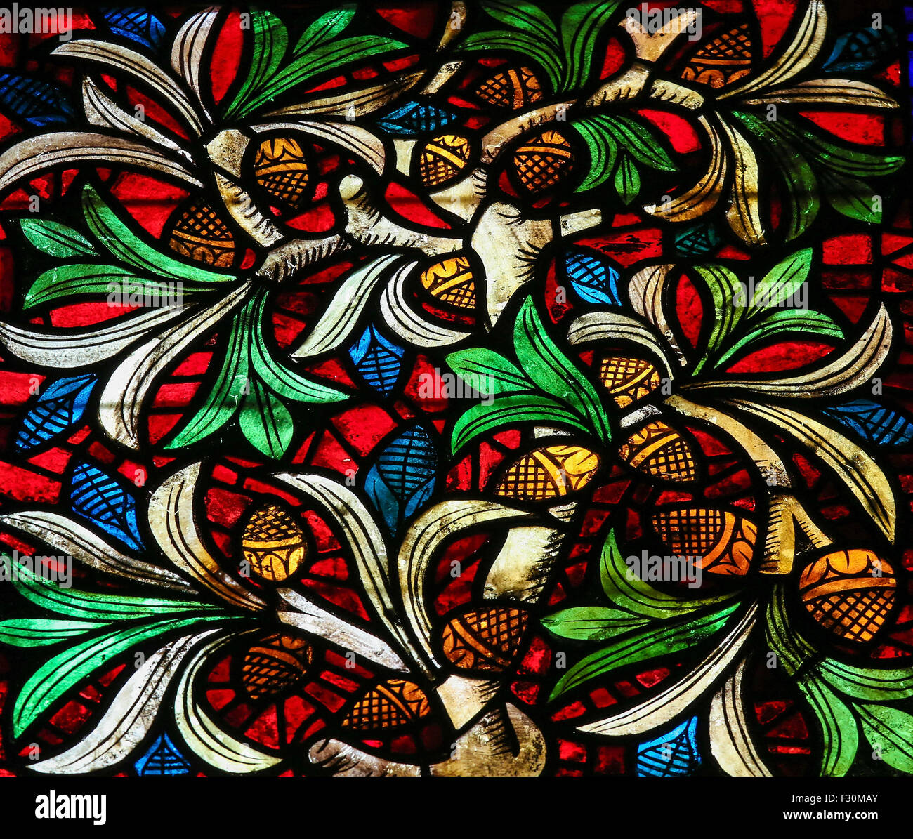 Glasfenster in der Kathedrale von Leon, Kastilien und Leon, Spanien. Stockfoto