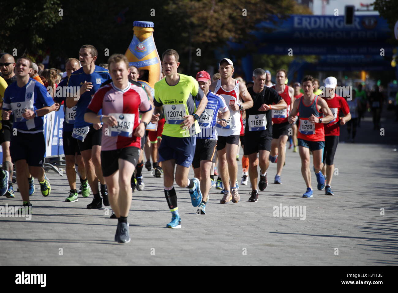 Berlin, Deutschland. 27. September 2015 Läufer beim Berlin-Marathon in der Nähe von Brandenburger Tor, Berlin, Deutschland, Europa-Credit: Stefan Papp/Alamy Live News Stockfoto