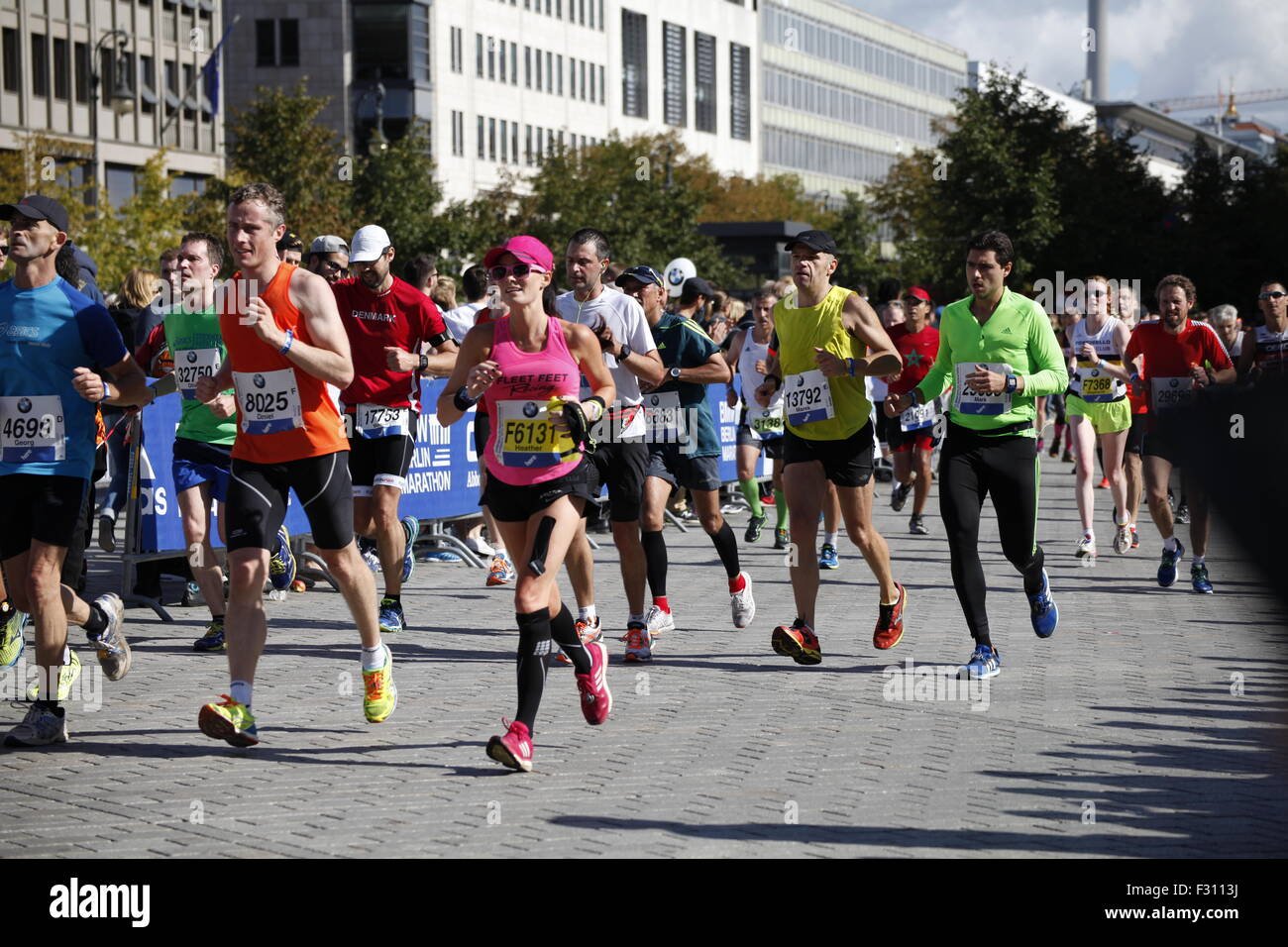 Berlin, Deutschland. 27. September 2015 Läufer beim Berlin-Marathon in der Nähe von Brandenburger Tor, Berlin, Deutschland, Europa-Credit: Stefan Papp/Alamy Live News Stockfoto