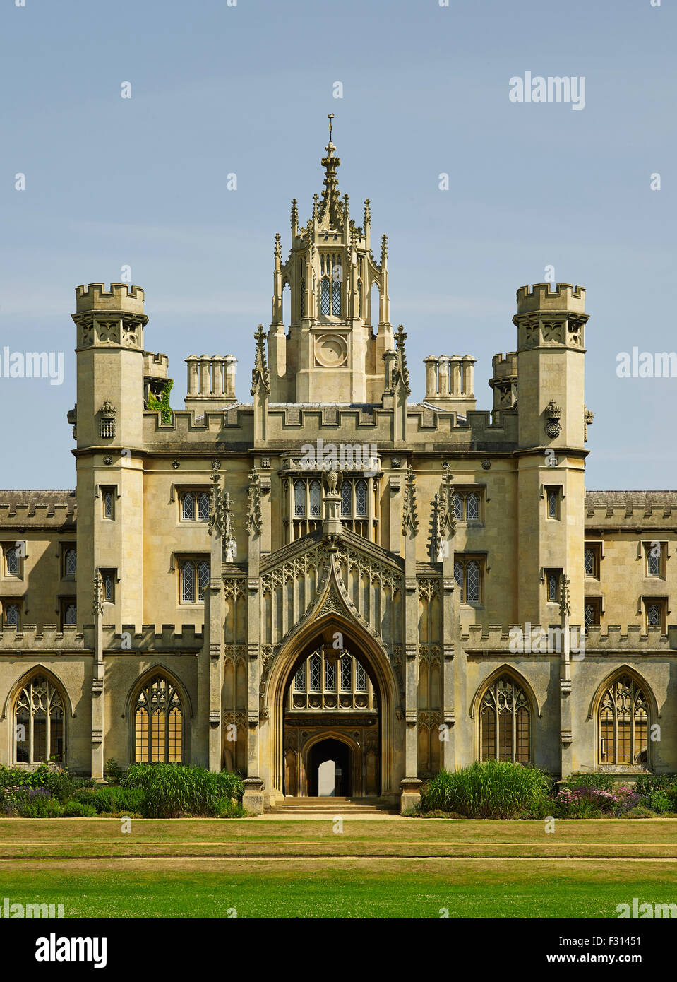 Cambridge, Str. Johns Hochschule, New Court, Eingang Bildschirm Stockfoto