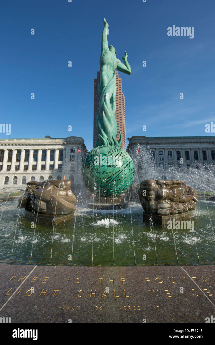 QUELLE DES EWIGEN LEBENS VETERANS MEMORIAL PLAZA EINKAUFSZENTRUM DOWNTOWN CLEVELAND OHIO USA Stockfoto