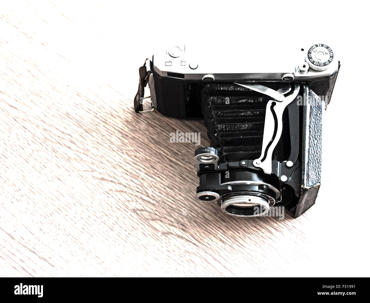 Eine alte Blasebalg Mittelformat Film Kamera-Ansicht von oben Stockfoto