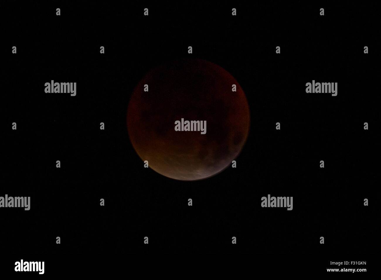 Maximale Sonnenfinsternis Stockfotos Maximale Sonnenfinsternis