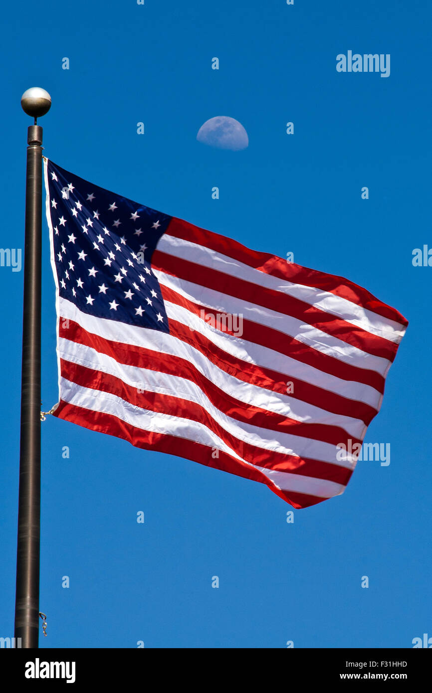Flaggen Welche Länder Stehen Auf Dem Mond Flagge am mond symbol -Fotos und -Bildmaterial in hoher Auflösung – Alamy