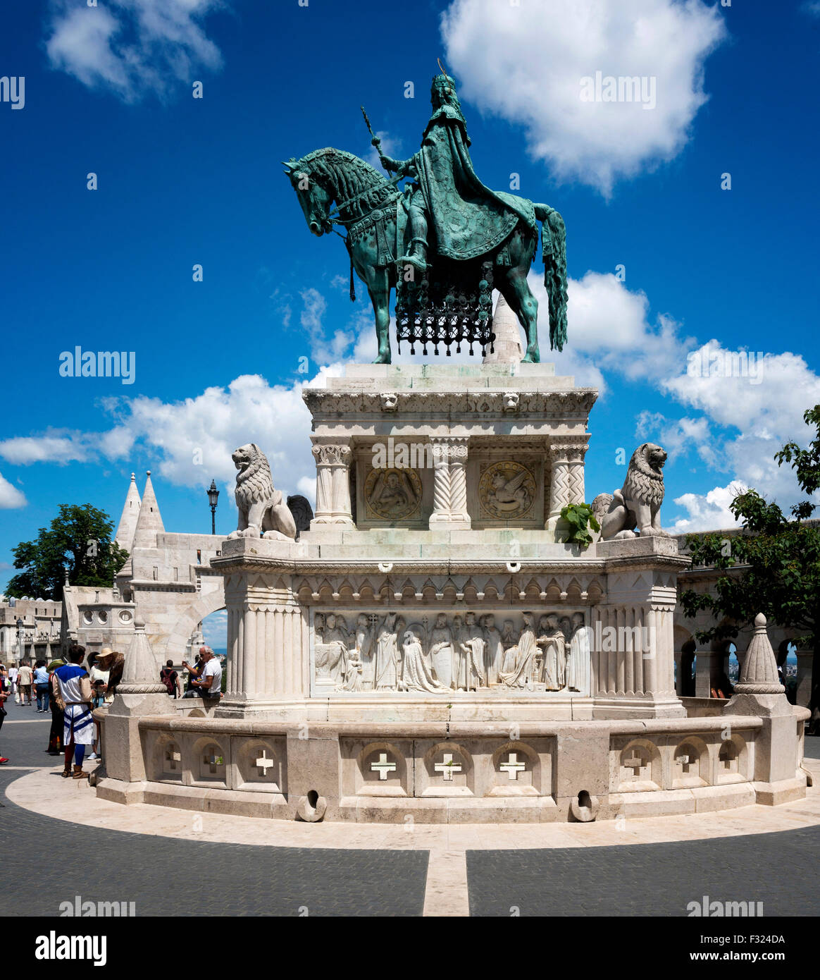 Statue des Heiligen Stephans, Fischerbastei, Burgberg, Budapest, Ungarn Stockfoto