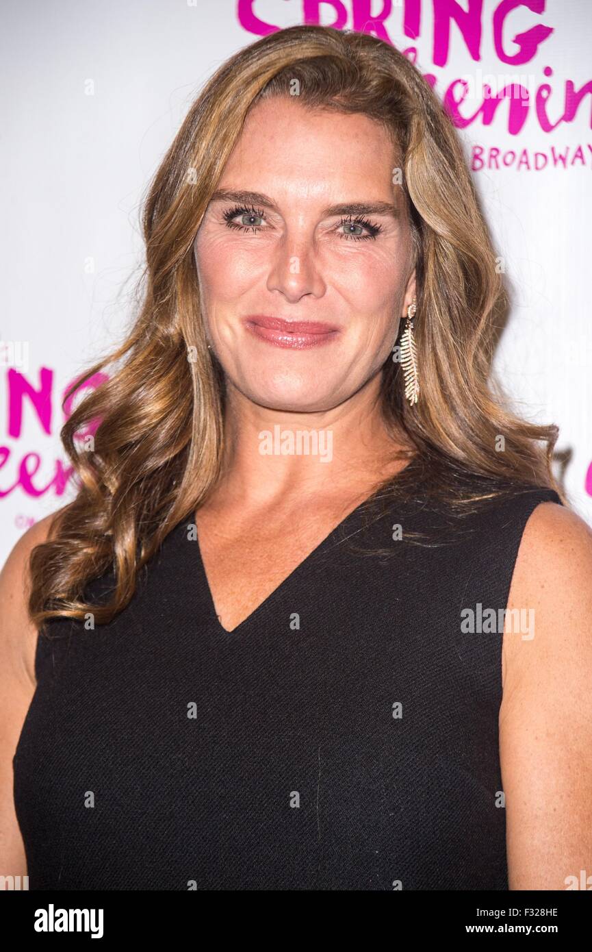 New York, NY, USA. 27. Sep, 2015. Brooke Shields im Ankunftsbereich für Frühlings Erwachen Premiere am Broadway, Brooks Atkinson Theatre, New York, NY 27. September 2015. Bildnachweis: Steven Ferdman/Everett Collection/Alamy Live-Nachrichten Stockfoto