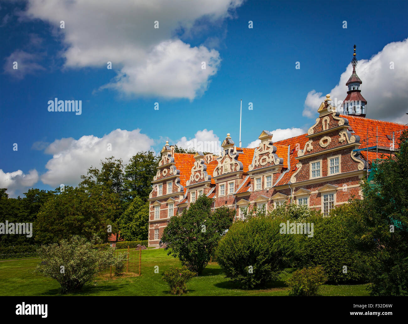 Bild des Vrams Gunnarstorp Burg in Südschweden. Gebaut im 1600 steht es unter Denkmalschutz. Stockfoto