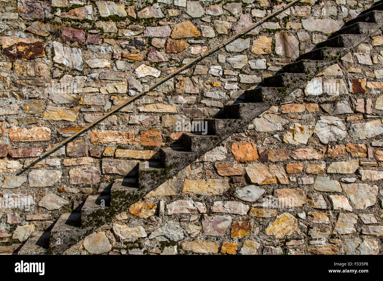 Natursteinmauerwerk, in einem Weinberg, Rüdesheim, Rheintal, Deutschland Stockfoto
