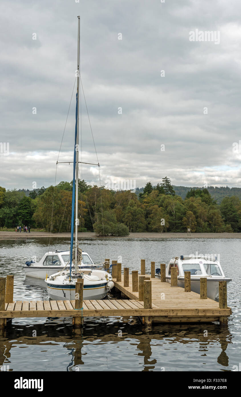 Coniston Water und Liegeplätze Lake District National Park in Cumbria Stockfoto