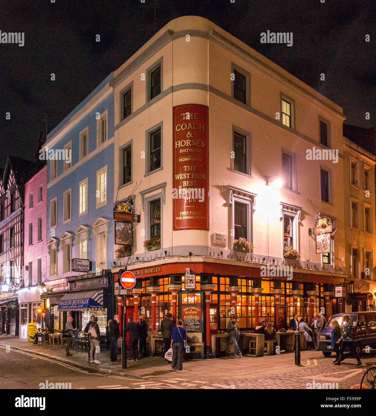 Der Coach und Pferde Pub in Soho in London in Großbritannien Stockfoto