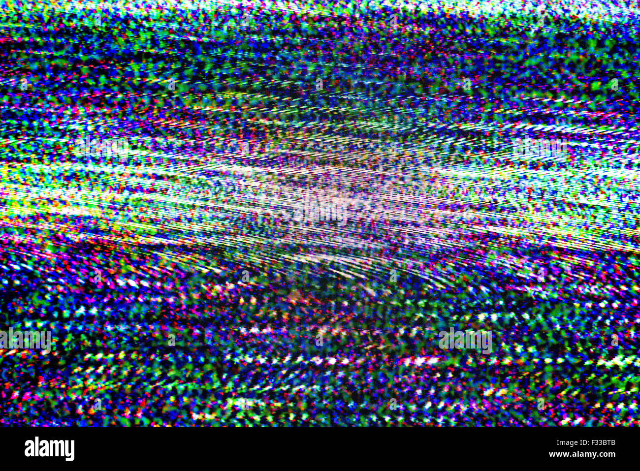 TV Schaden, schlechte Synchronisation Fernsehkanal, RGB LCD-Fernseher mit Störgeräuschen aus schlechten Sendesignal Rezeption Stockfoto