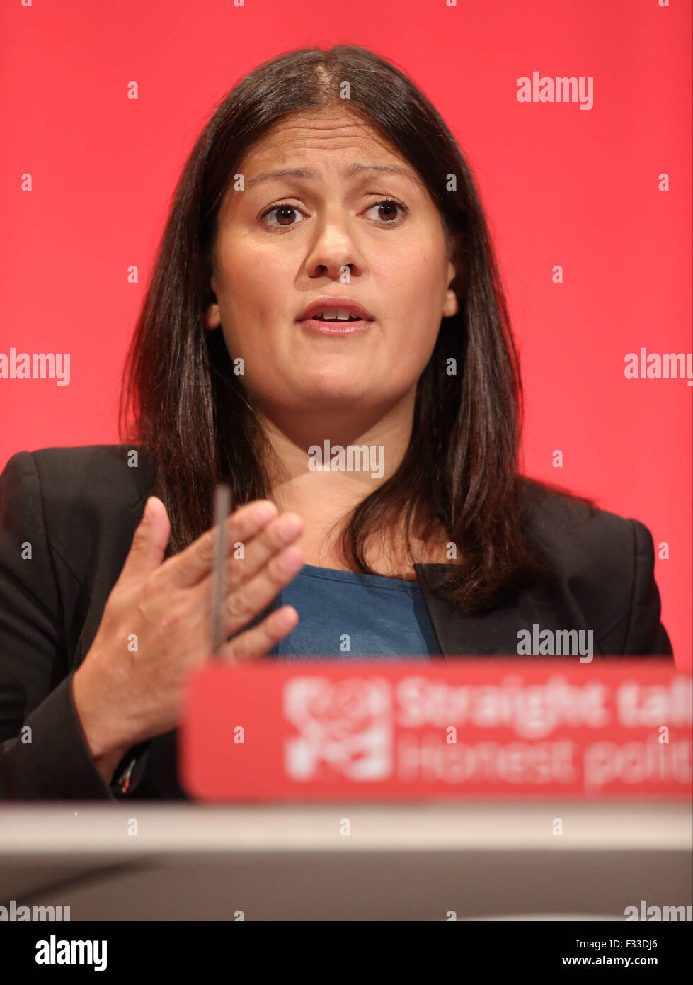 Brighton, UK. 29. September 2015. Lisa Nandy Mp Schatten Secretary Of State For Energy & Klimawandel Labour Party Konferenz 2015 Brighton Centre, Brighton, England 29. September 2015 befasst sich mit der Labour Party Conference 2015 im Brighton Centre, Brighton, England-Credit: Allstar Bild Bibliothek/Alamy Live-Nachrichten Stockfoto