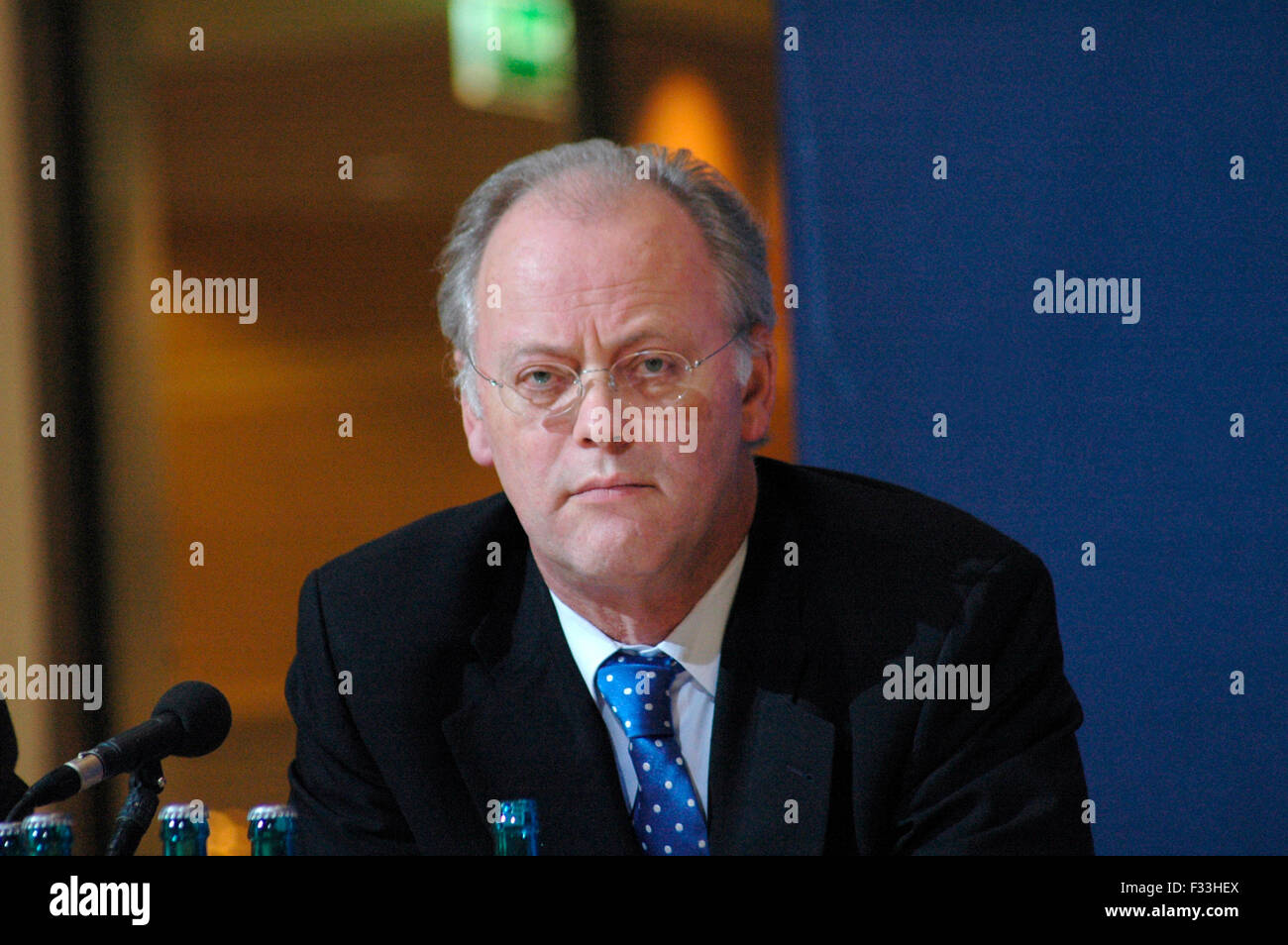 Rudolf Scharping - "Anti-Doping-Konferenz" der SPD Im Willy-Brandt-Haus bin 22. November 2006, Berlin-Kreuzberg. Stockfoto