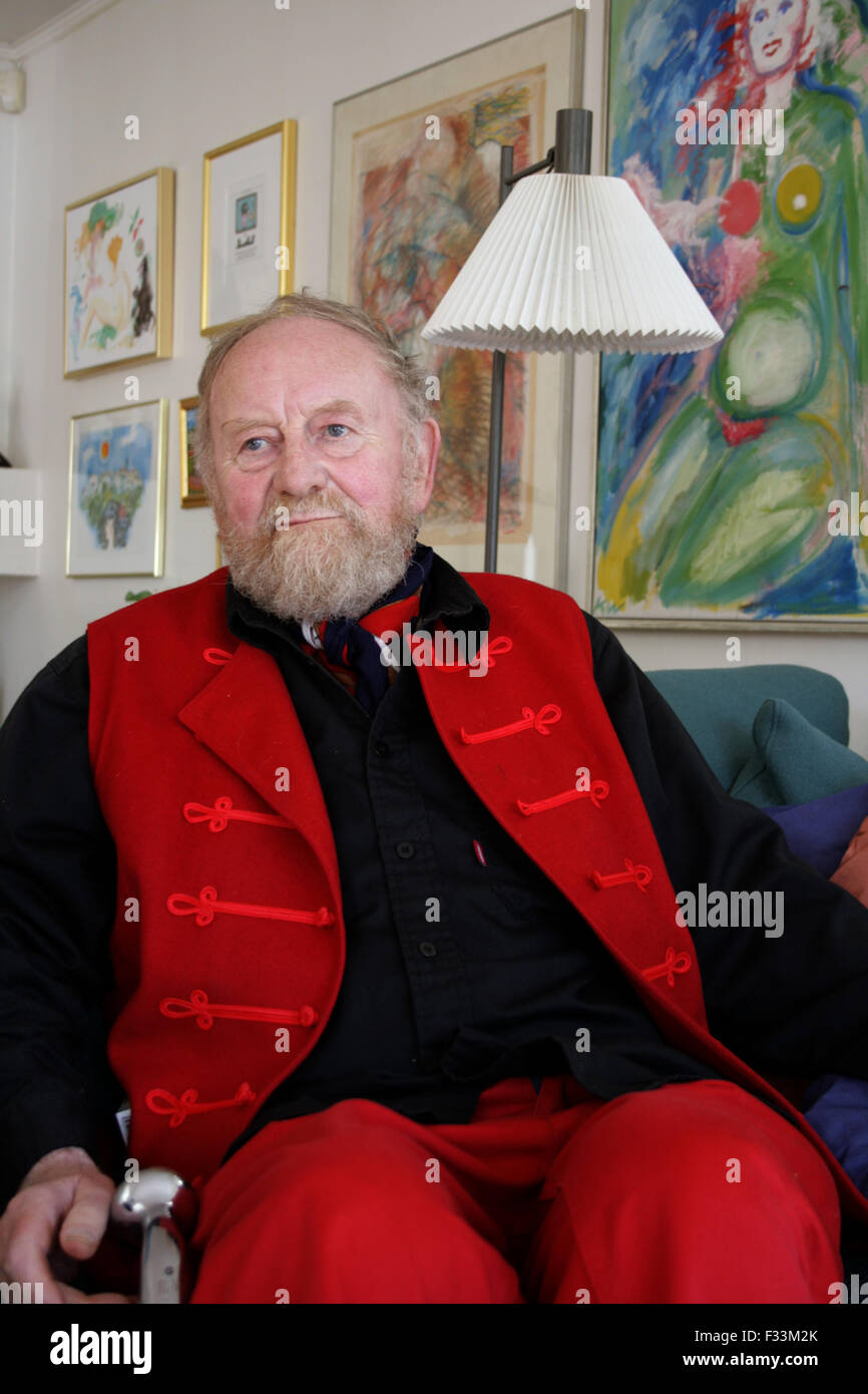 Danischen Karikaturisten Kurt Westergaard In Seinem Haus In Der Westlichen Stadt Viby Am 24 September 2015 Ein Cartoon Von Westergaard Veroffentlicht 10 Jahren Zeigt Den Propheten Mohammed Mit Einer Bombe In Seinem