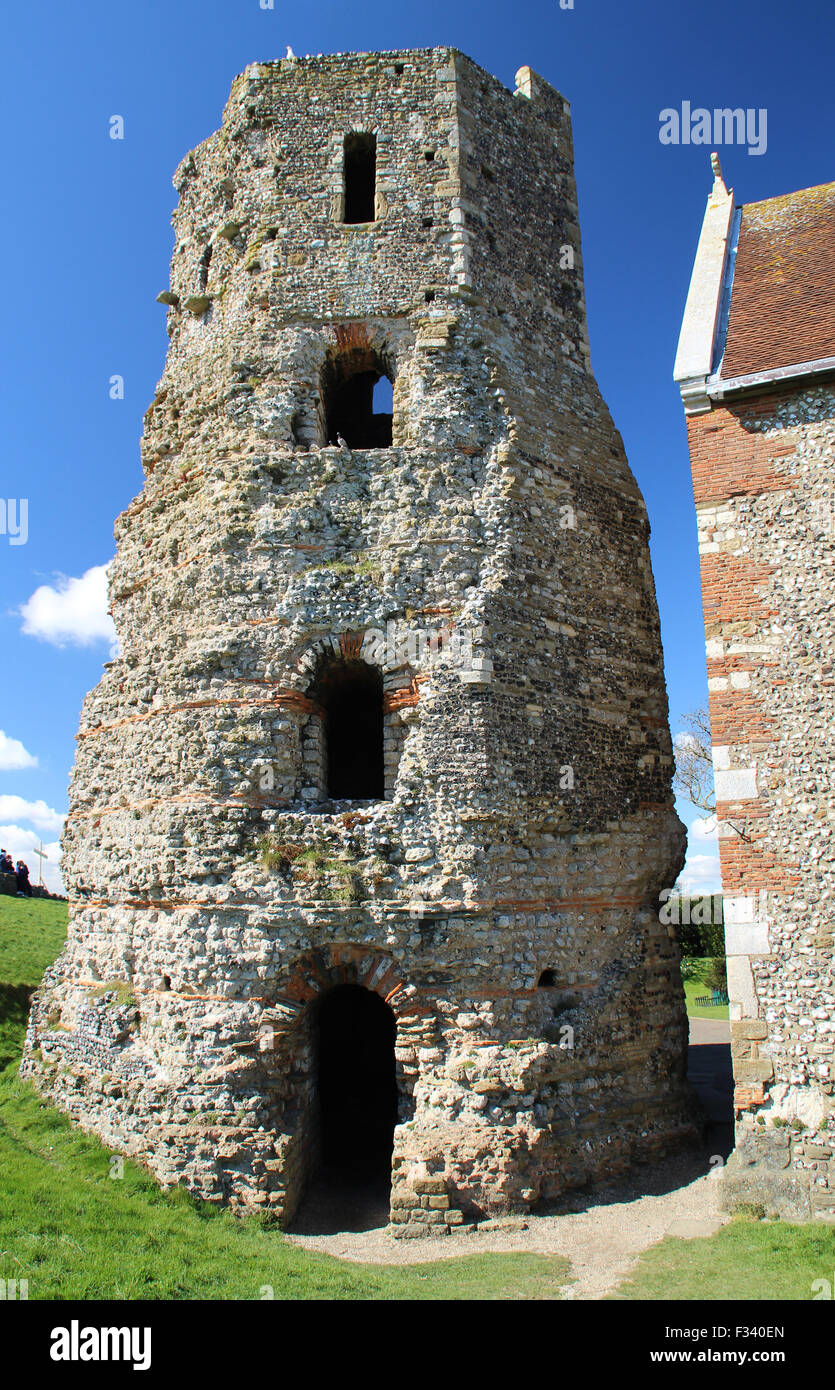 Dover Castle, das römische Leuchtturm Pharos Stockfoto