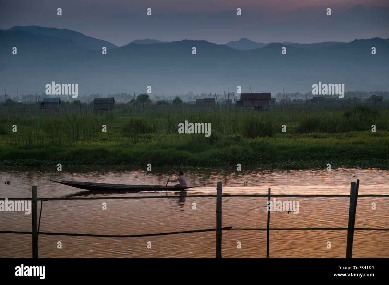 Inle-See in der Abenddämmerung Myanmar Stockfoto