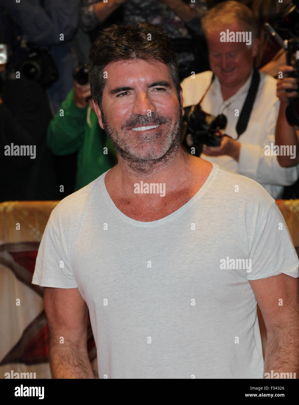 LONDON - 26. August 2015: Simon Cowell besucht The X-Factor-TV-Serie-Start in London. Stockfoto