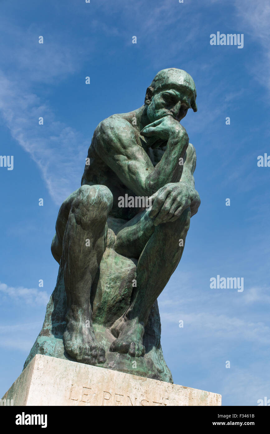 Rodins "Denker" in den Gärten des Musée Rodin, Paris, Frankreich Stockfoto