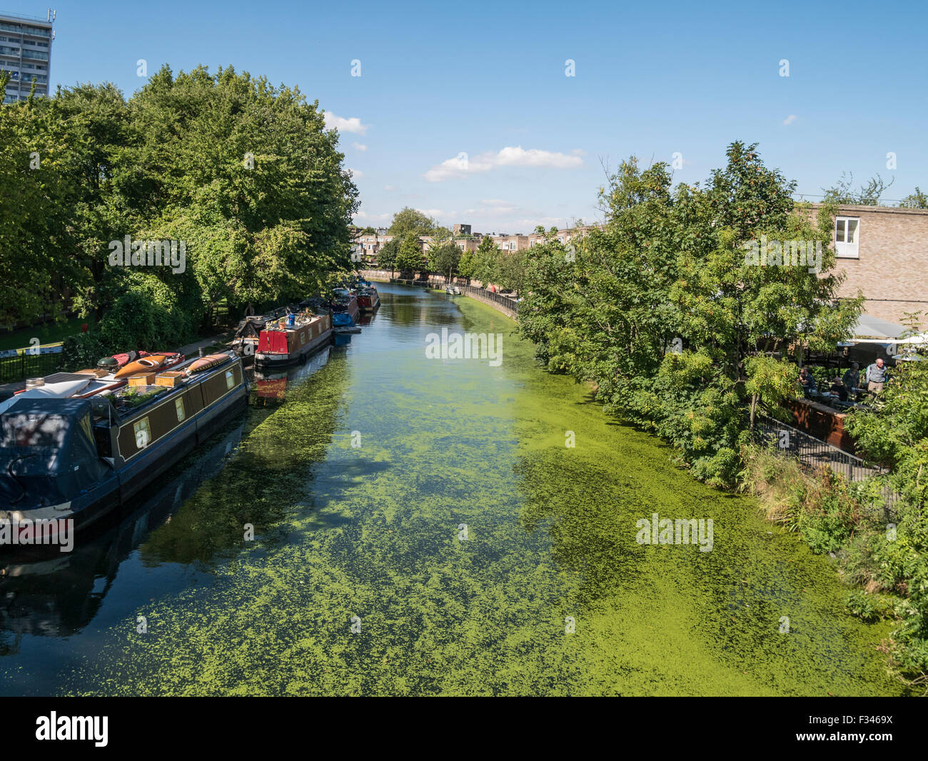 Grand Union Canal in der Nähe von Little Venice London UK Stockfoto
