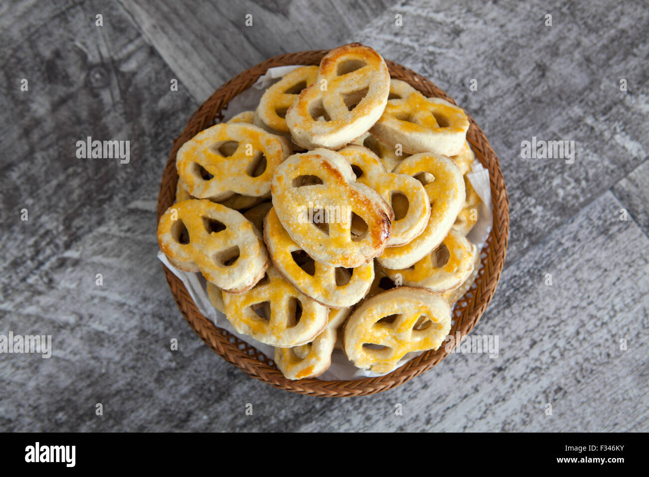 Gebackene weiche brezel -Fotos und -Bildmaterial in hoher Auflösung – Alamy