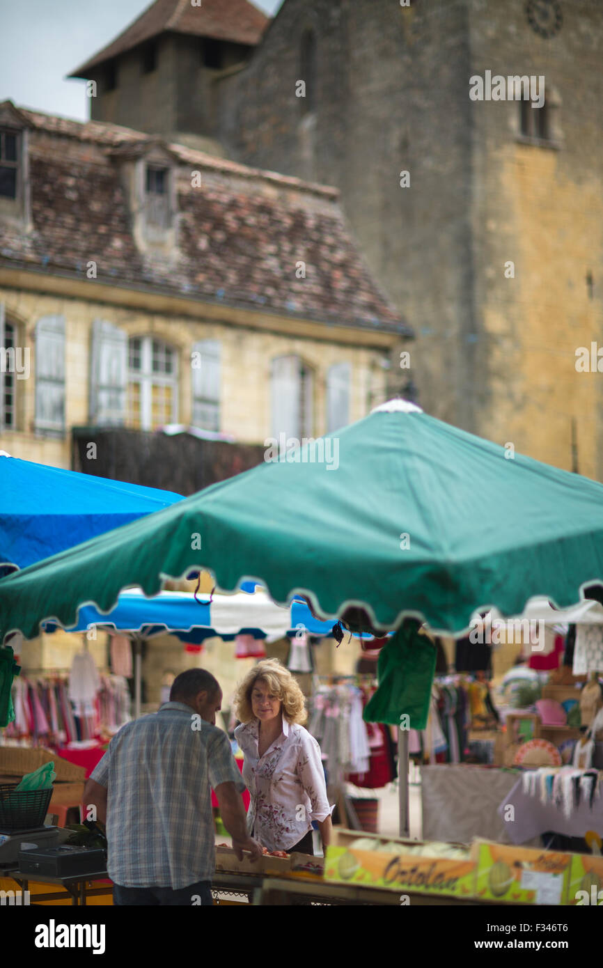 der Markt in Beaumont du Périgord, zahlt de Bergerac, Périgord, Dordogne, Aquitaine, Frankreich Stockfoto