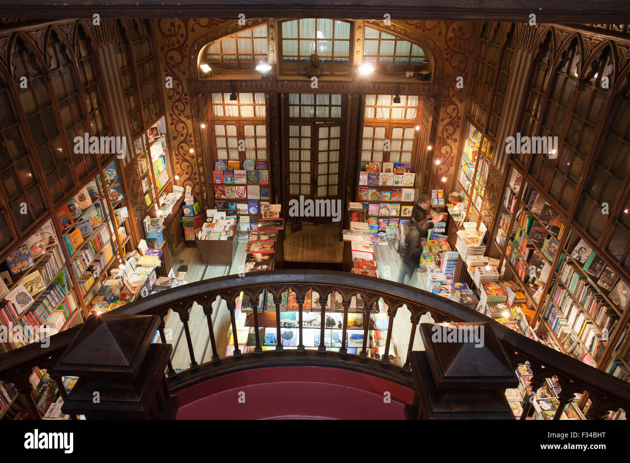 Buchhandlung Lello & Irmao Interieur in Porto, Portugal Stockfoto