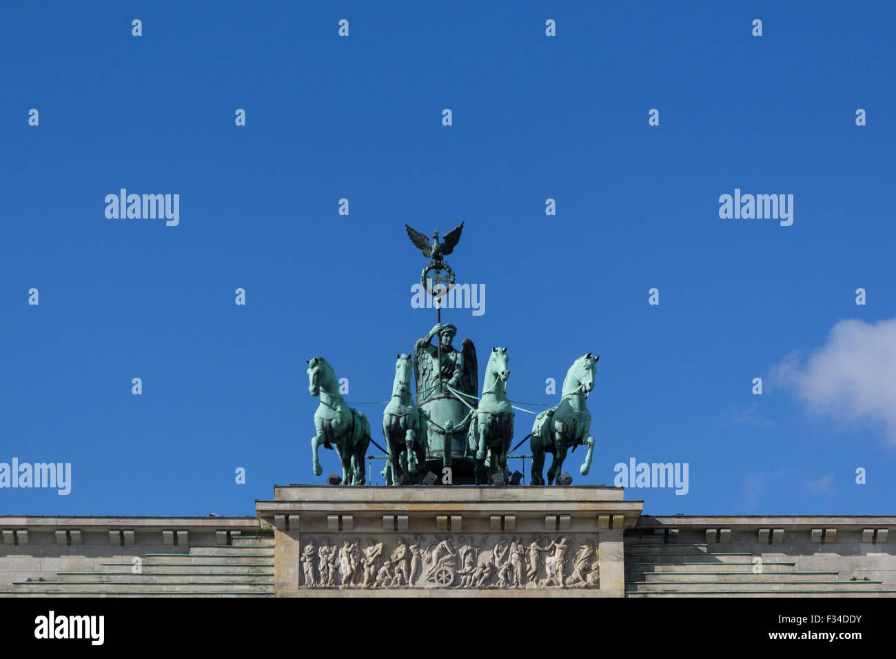 Oben auf dem Brandenburger Tor / Quadriga, Berlin, Deutschland Stockfoto