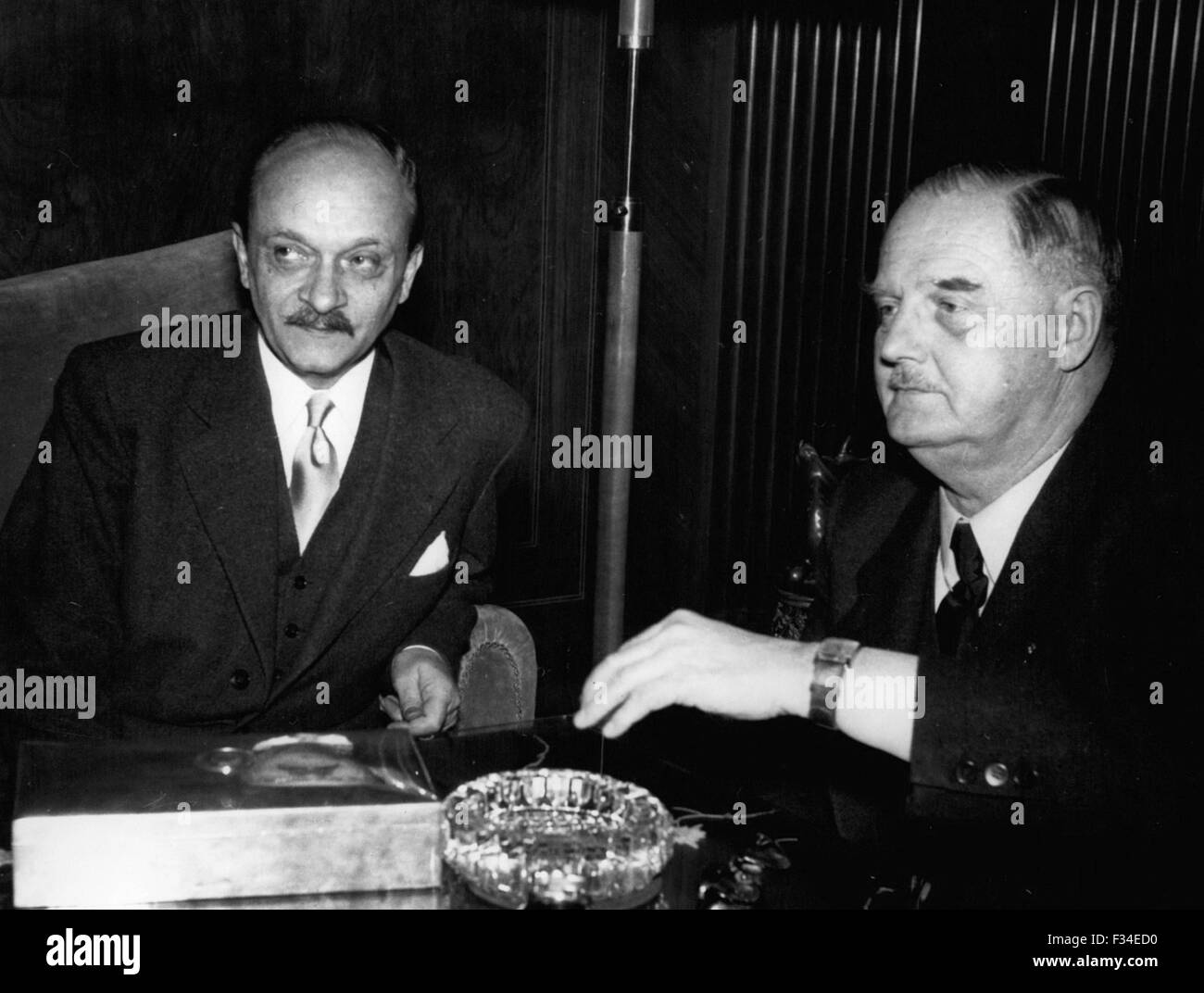 Der kanzler julius Fotos und Bildmaterial in hoher Auflösung Alamy