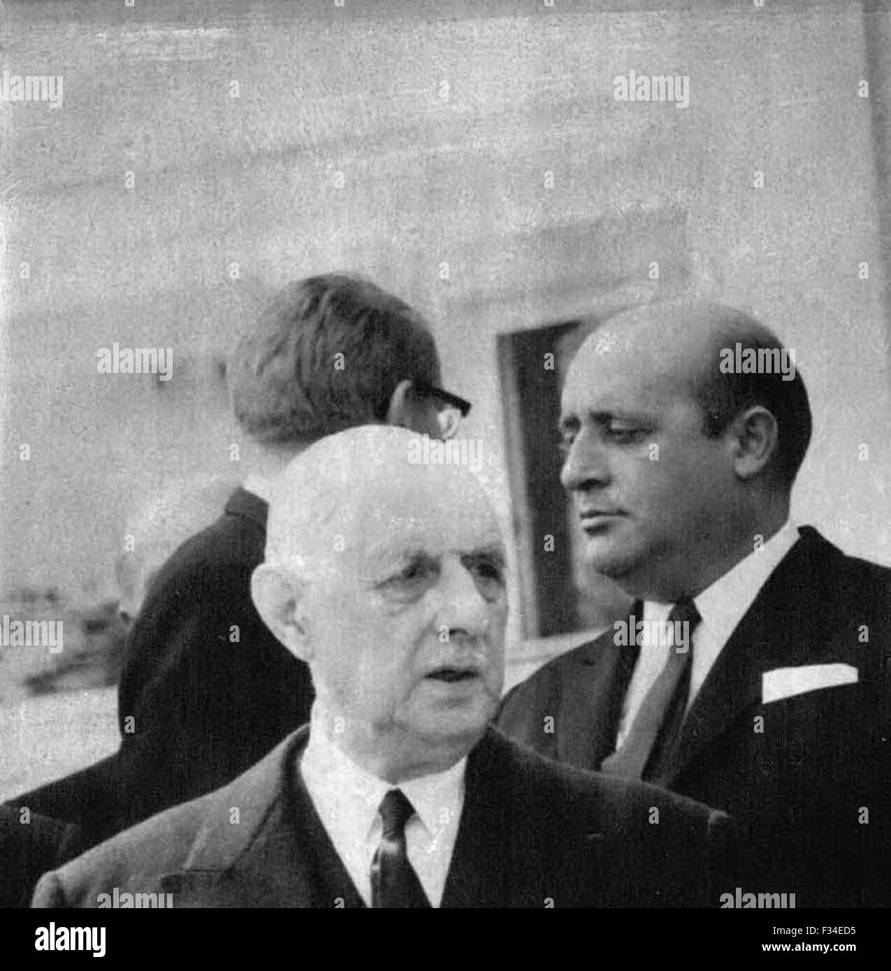 26. Dezember 1976 - nach der Zeremonie Bundespräsident Luebke gab ein Abendessen für General de Gaulle und Präsident Jo Naon, im Hintergrund Kardinal Testa, wie des Papstes, genießen Sie österreichische Bundeskanzler Josef Klaus © Keystone rechts Bilder USA/ZUMAPRESS.com/Alamy Live-Nachrichten Stockfoto