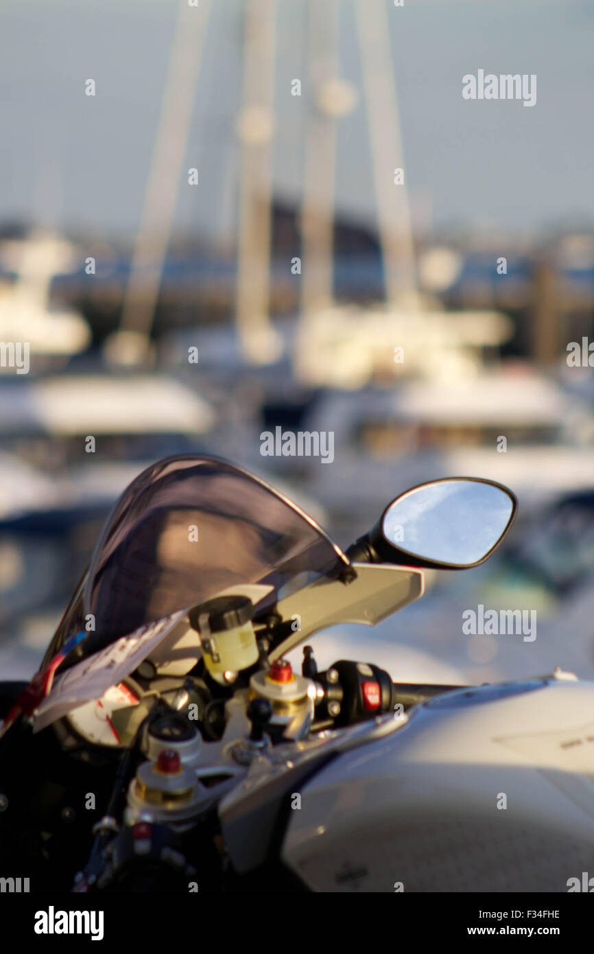 Poole, UK.  29. September 2015. Jeden Dienstag von April bis September, ist ein Bike Of The Week-Wettbewerb in Poole, Dorset statt. Diese beliebte Veranstaltung kam eine spannende Gesamtfazit heute bei strahlendem Sonnenschein, als Besucher ihre für The Bike of The Year stimmen konnte.   Bildnachweis: Glenn Sontag / Alamy Live News Stockfoto