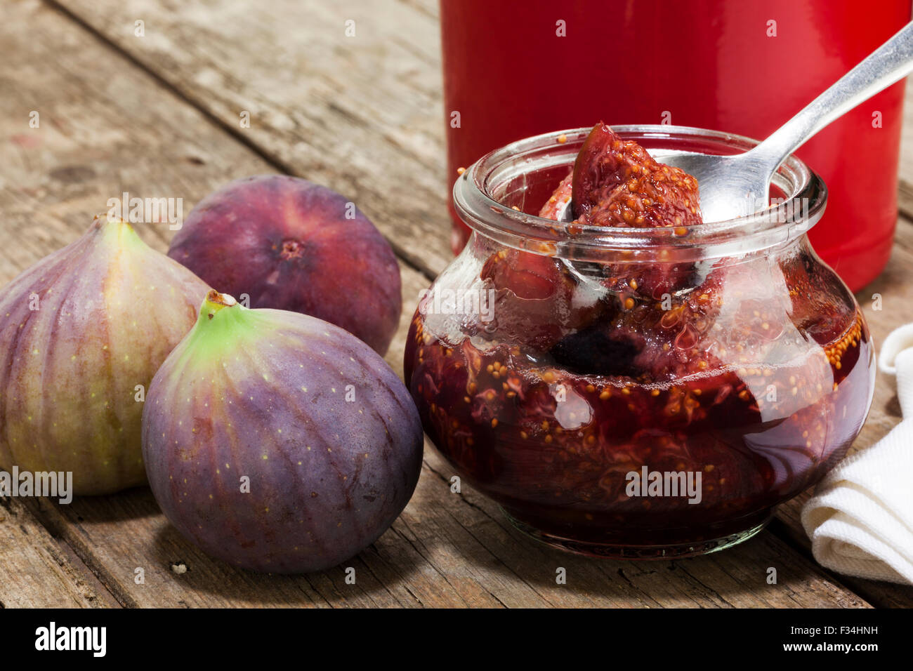 Eingelegte Feigen in Portwein Stockfotografie - Alamy