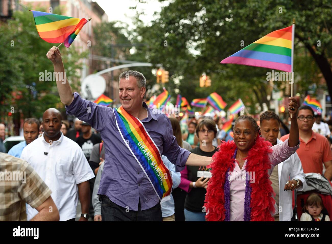 New Yorks Bürgermeister Bill de Blasio und Frau Chirlane McCray März 14. Juni 2015 in der 18. Brooklyn Gay Pride Parade in Brooklyn, New York. Stockfoto