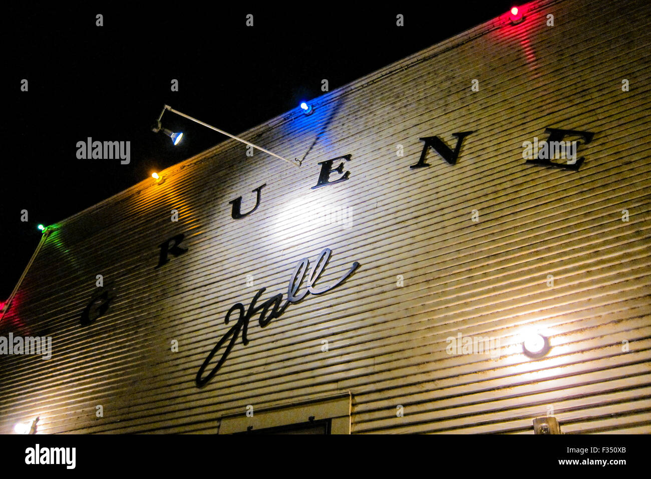 Gruene Hall, eine international bekannte Musik- und Tanzhalle am Guadalupe River - Gruene, Texas #414 TX Stockfoto