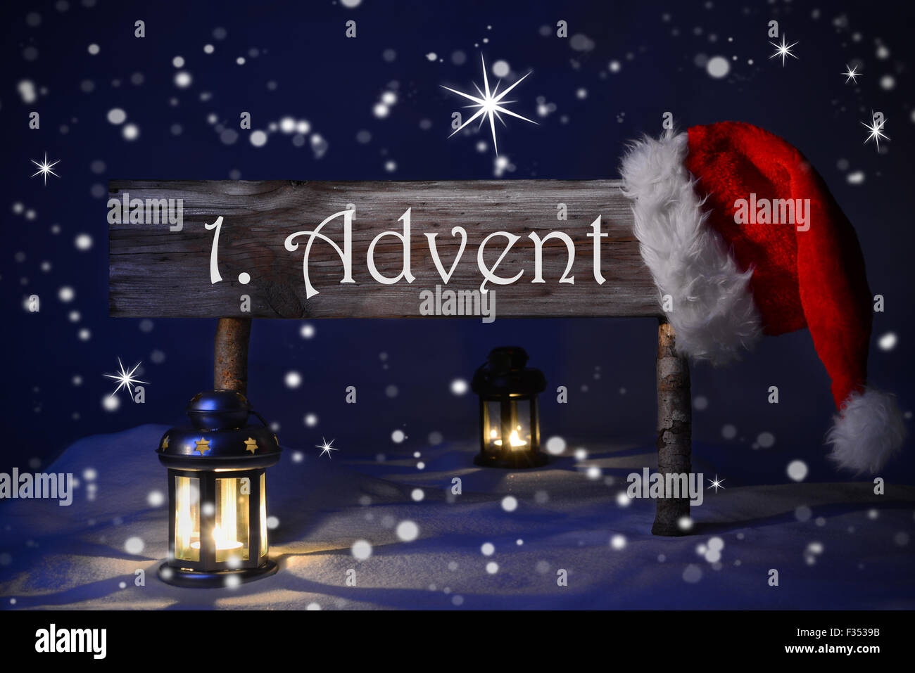 Candle-Light-Weihnachtsmütze 1 Sign. Advent bedeutet Weihnachtszeit Stockfoto