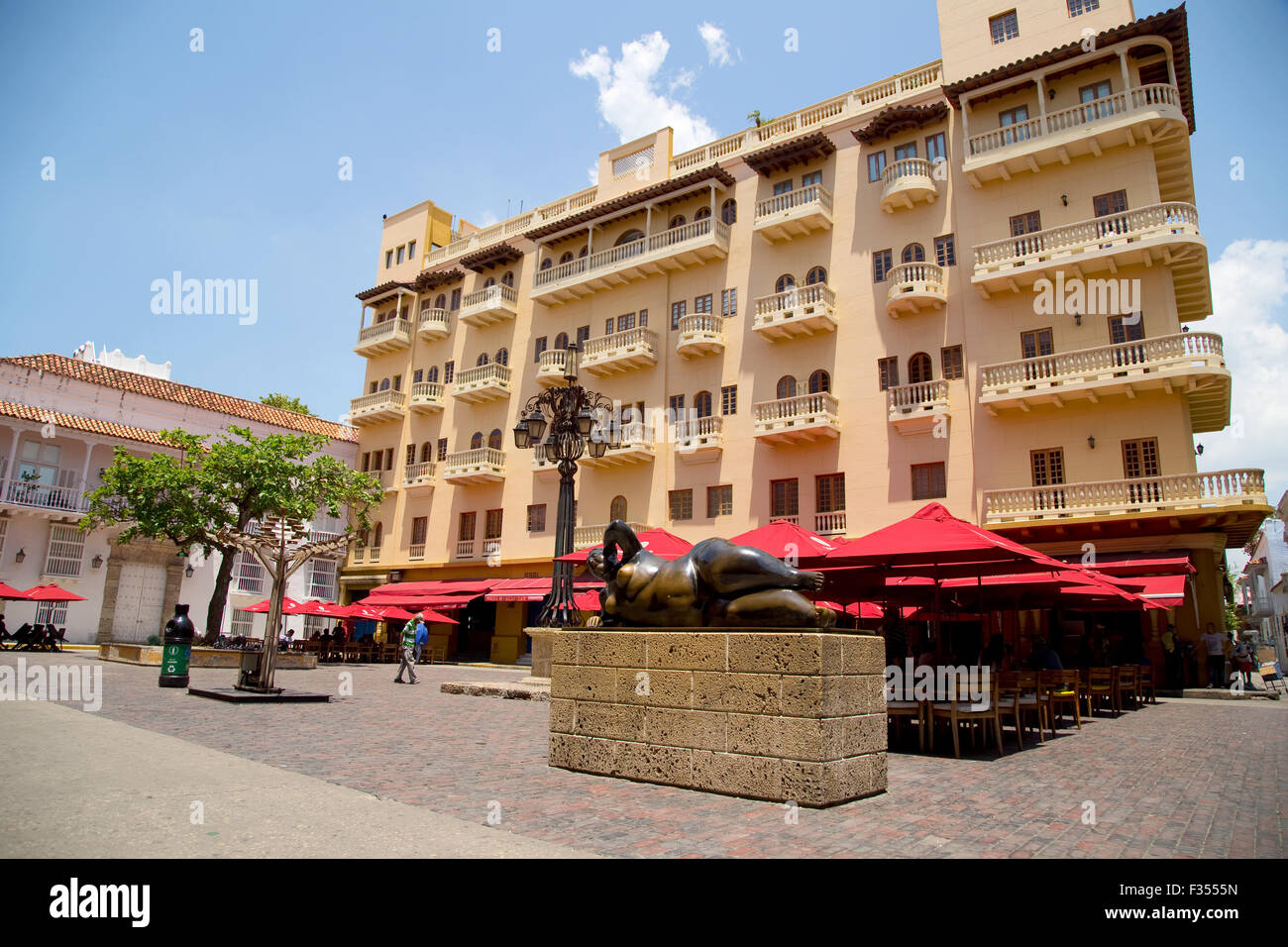 CARTAGENA - SEPTEMBER 13TH:La Gorda de Botero square am September 13th, 2015 in Cartagena, Kolumbien. Cartagena ist der 5. la Stockfoto