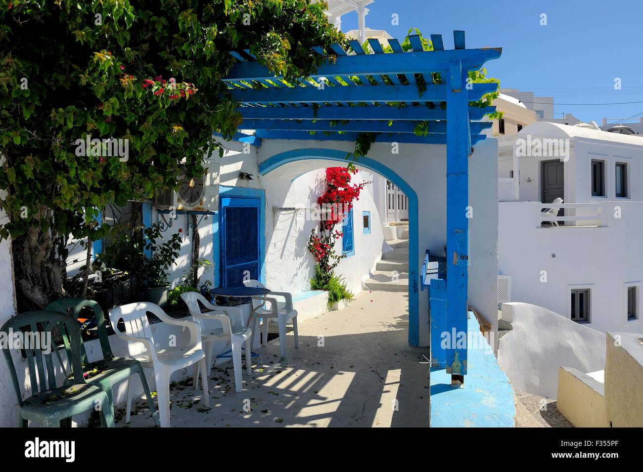 Weg Schritte bis zu Ferienunterkünfte auf der Insel Santorini-Griechenland Stockfoto