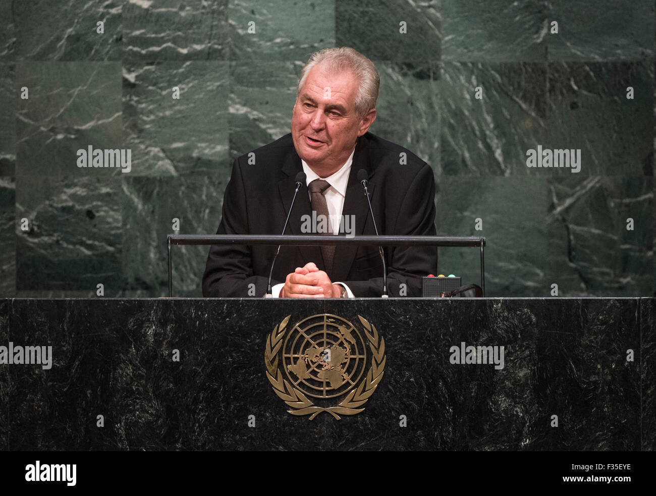 New York, NY, USA 29. Sep, 2015. Tschechische Präsident Milos Zeman spricht der 70. Tagung der Generalversammlung der Vereinten Nationen am Sitz Vereinten Nationen in New York am 29. September 2015. Bildnachweis: UN Photo/Cia Pak/Xinhua/Alamy Live-Nachrichten Stockfoto