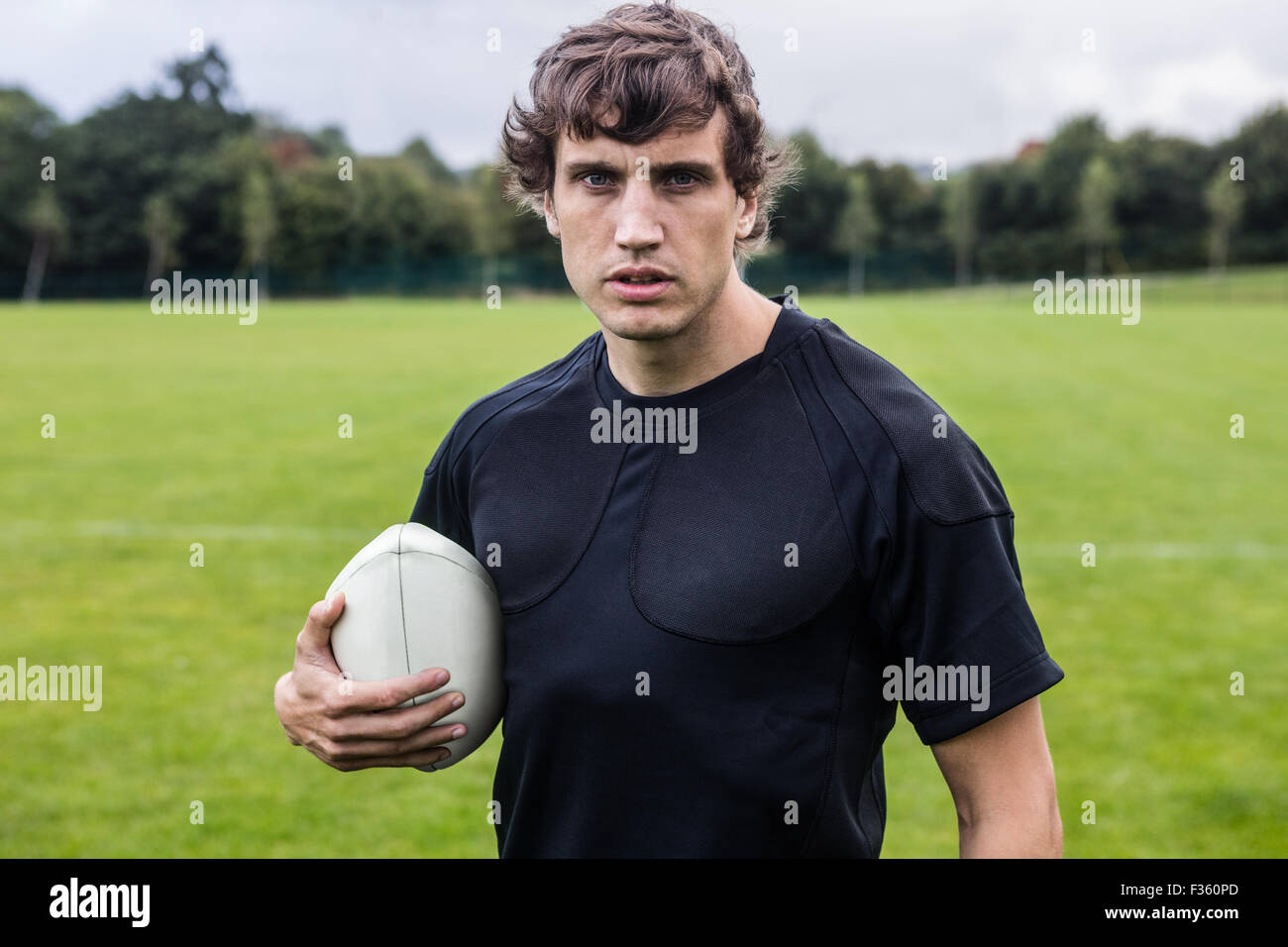 Rugby-Spieler ein böses Gesicht in die Kamera Stockfoto