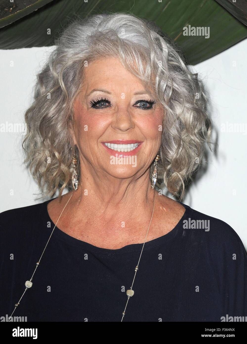 Beverly Hills, CA. 29 Sep 2015. Paula Deen im Ankunftsbereich für feiern die Frauen der EVINE Live, Villa Blanca, Beverly Hills, CA 29. September 2015. Bildnachweis: Dee Cercone/Everett Collection/Alamy Live-Nachrichten Stockfoto