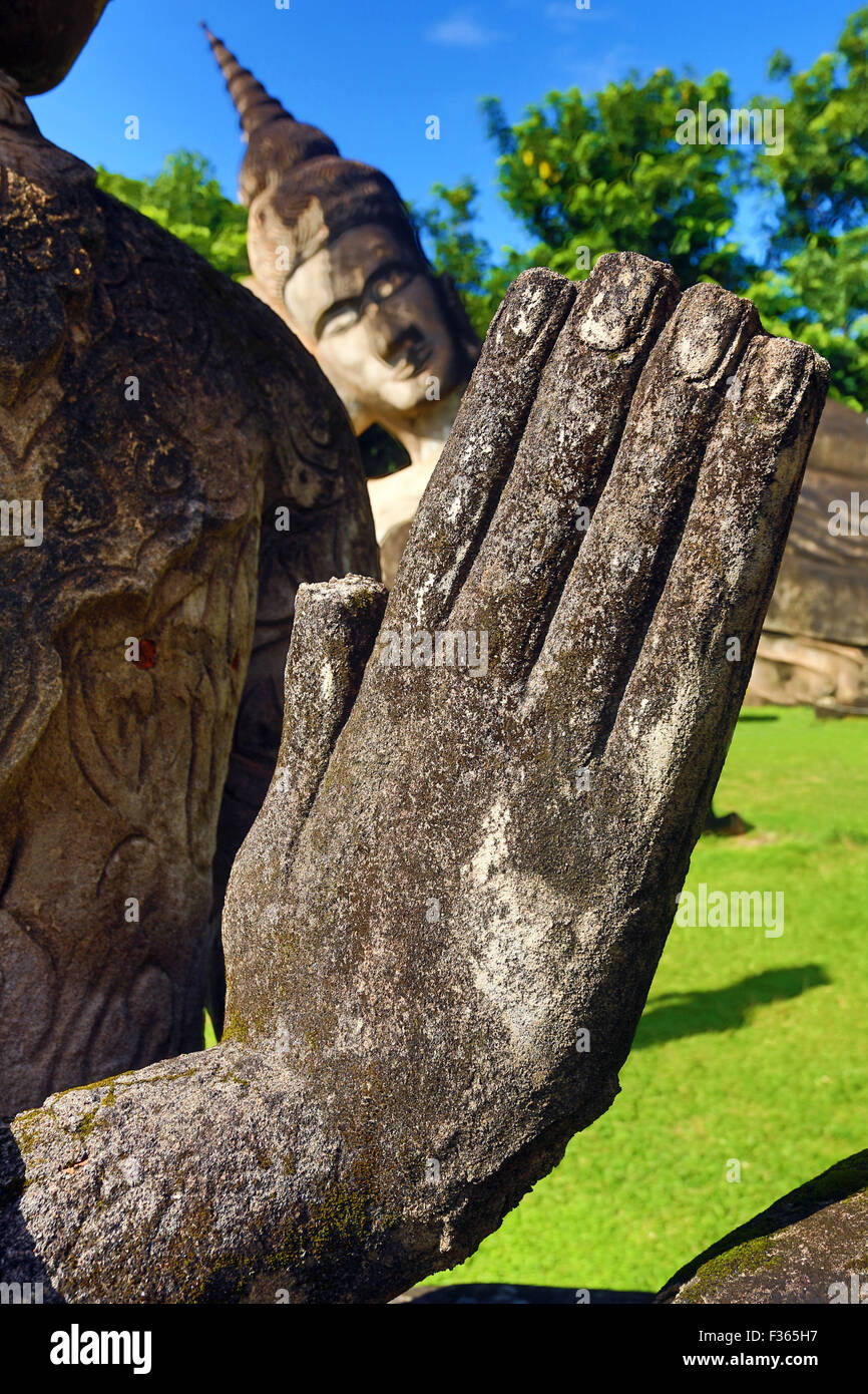 Japanische Mönchstatue Aus Sandstein – Zen-Buddha Für Garten, Wohnung & Als Geschenk