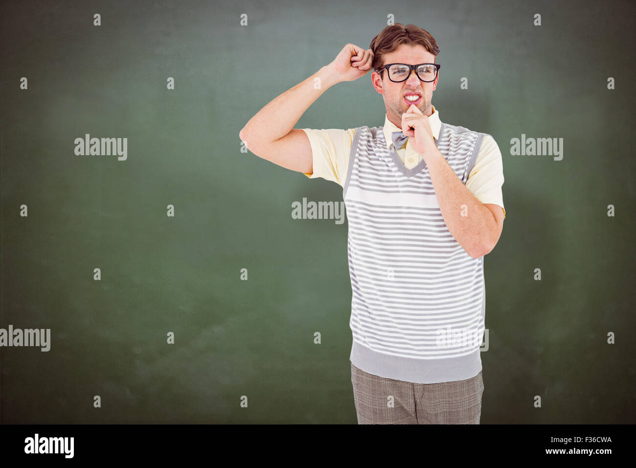 Zusammengesetztes Bild geeky Hipster denken mit Hand am Kinn Stockfoto