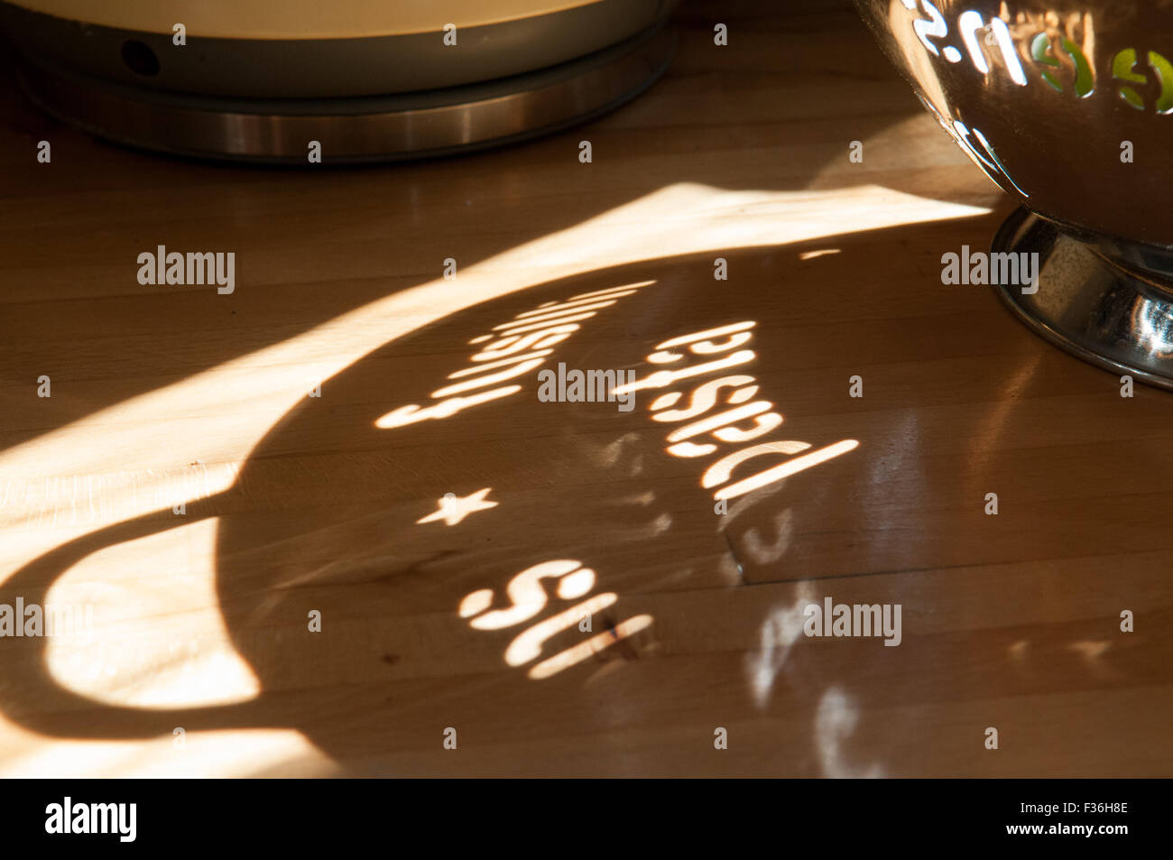Schatten der Wort Pasta auf eine Küche-Oberfläche Stockfoto