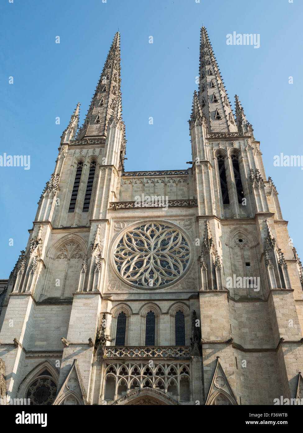 Türme der Kathedrale von Bordeaux Stockfoto