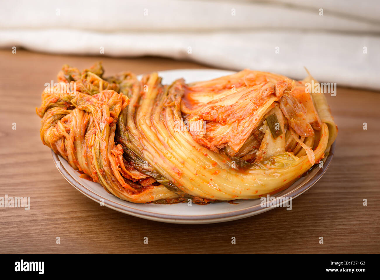 Gimchi(Kimchi) ist eine traditionelle fermentierte koreanische Beilage aus  Gemüse und es ist eines der berühmtesten koreanische Lebensmittel  Stockfotografie - Alamy