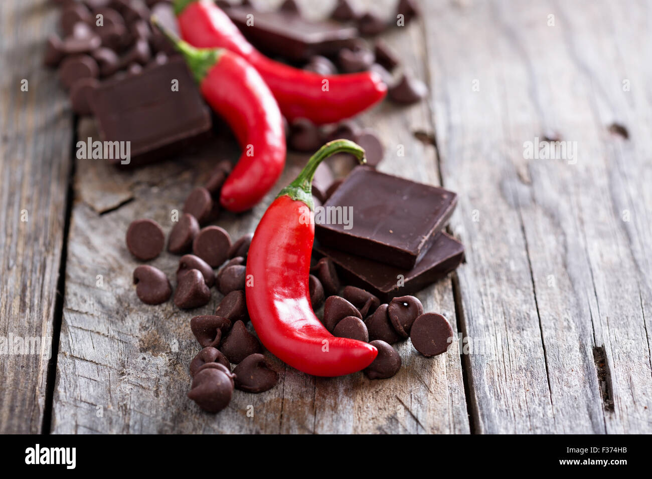 Schokolade und chili -Fotos und -Bildmaterial in hoher Auflösung – Alamy