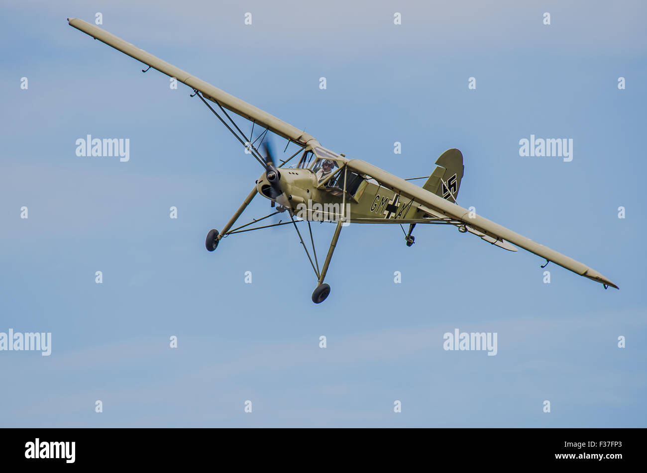 Fieseler Fi 156 Storch (Englisch: Storch) war eine kleine deutsche Verbindungsflugzeug gebaut von fieseler vor und während des Zweiten Weltkrieges Stockfoto