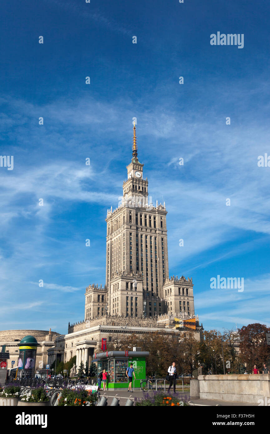 Palast der Kultur und Wissenschaft (Pałac Kultury ich Nauki) in Warschau, Polen Stockfoto