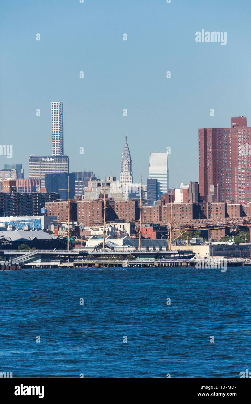 South Street Seaport und Manhattan Skyline Vista, NYC, USA Stockfoto